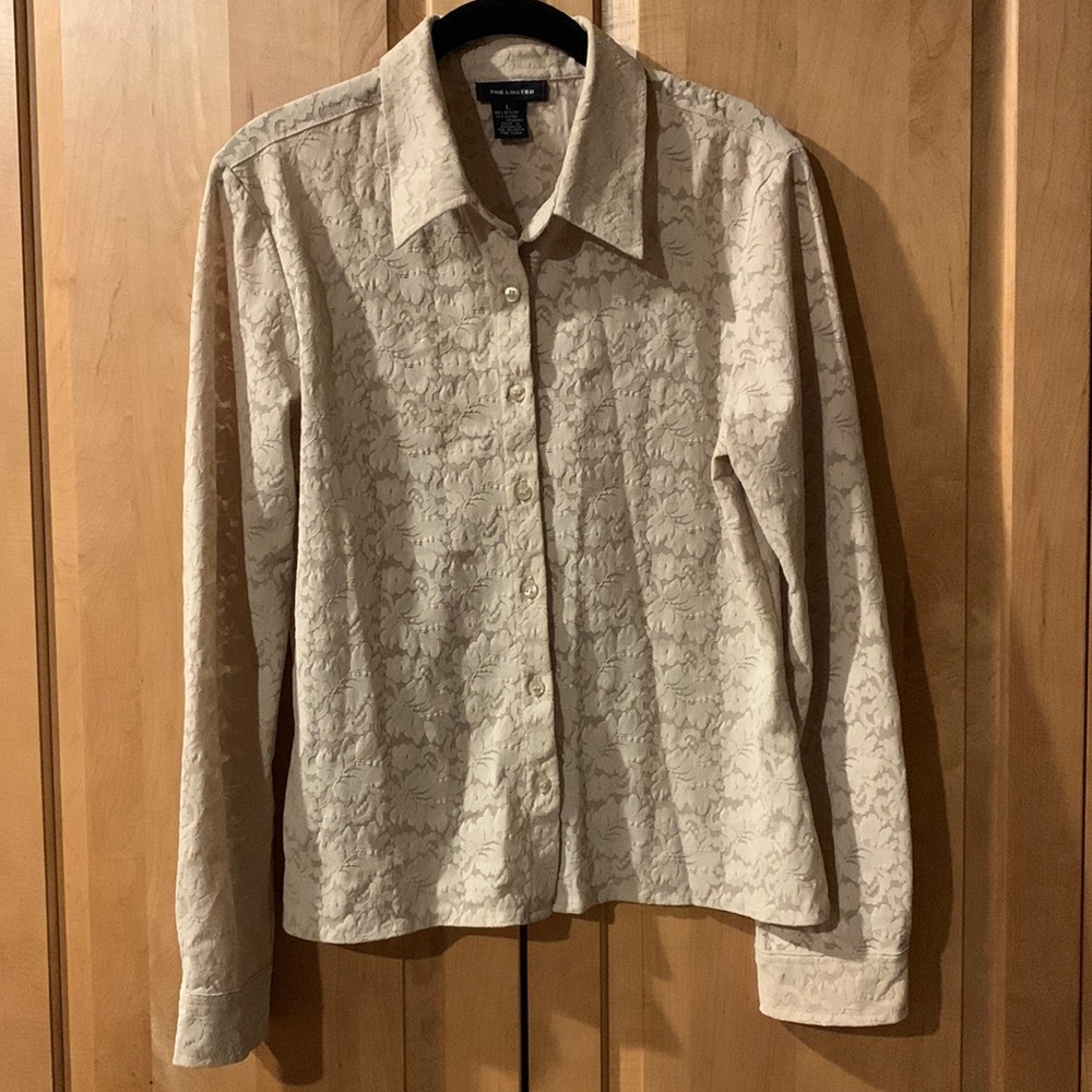 The Limited floral lace like button up top
